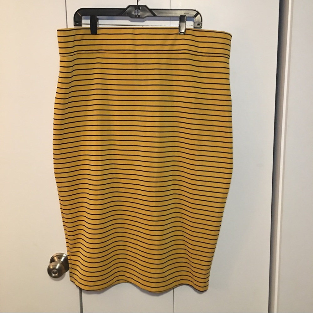 Eloquii Pencil Skirt Yellow w Black Strip Size 18 Preowned
